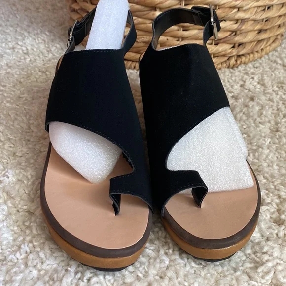 Joli Jolimall Black Faux Leather Platforms - Picture 5 of 10